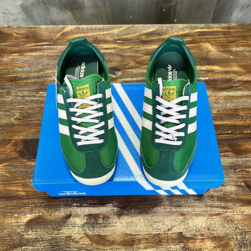 Adidas Sneakers